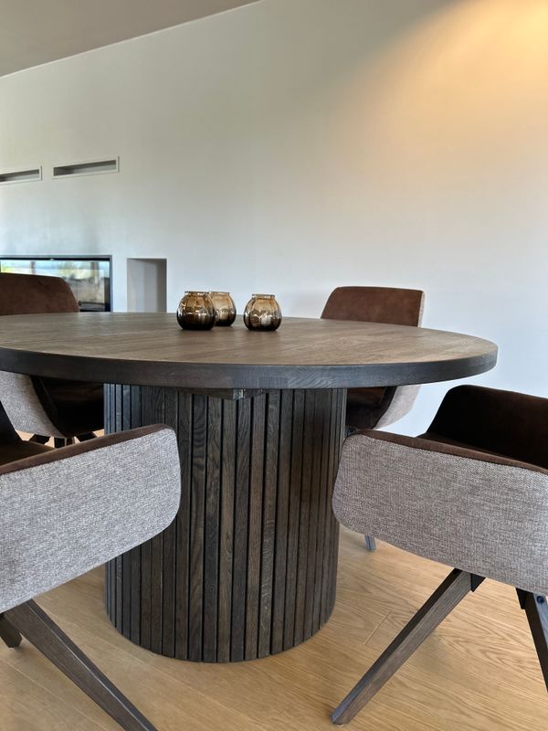 Sophisticate Ø135 Rundt Spisebord heltre røkt eik | med uttrekk