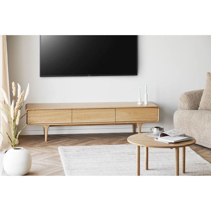 Darwin TV-benk – Eik Natur | House Nordic